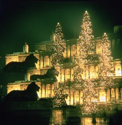 Weihnachtsbeleuchtung an der National Gallery